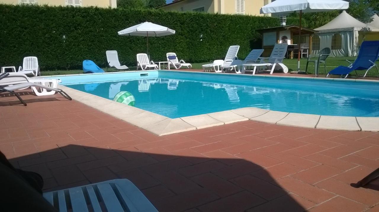 B&B Il Casale Di Nanni Lucca Bagian luar foto