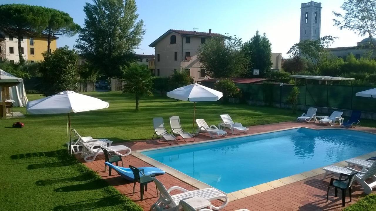 B&B Il Casale Di Nanni Lucca Bagian luar foto